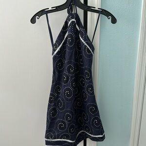 Never worn ! Is a bit short